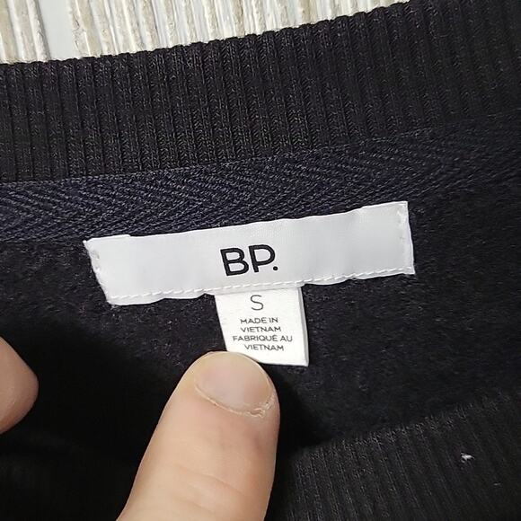 BP Black Jindo Cropped Sweater with Embroidered Dog Patch Womens Small NWT - Picture 4 of 13